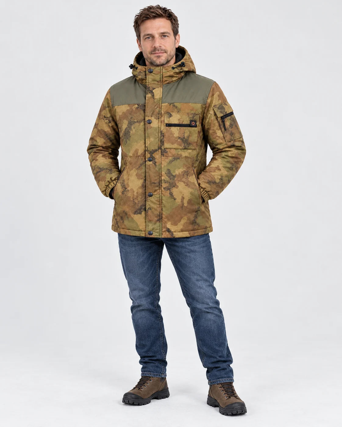 Cappotto riscaldato mimetico da uomo PyreFit Mistro, vista a figura intera