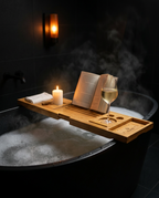 02_lifestyle_bathtub_candlelit.png