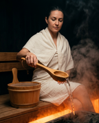 03_lifestyle_ritual_pour.png