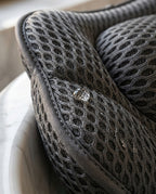 03_macro_3d_mesh_texture.png
