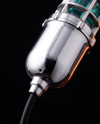 04_macro_chrome_head.png