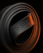 04_macro_latex_texture.png