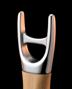 04_macro_steel_head.png