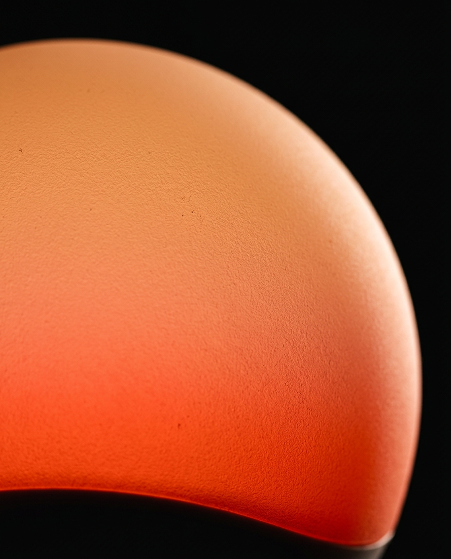 04_macro_sunrise_gradient.png