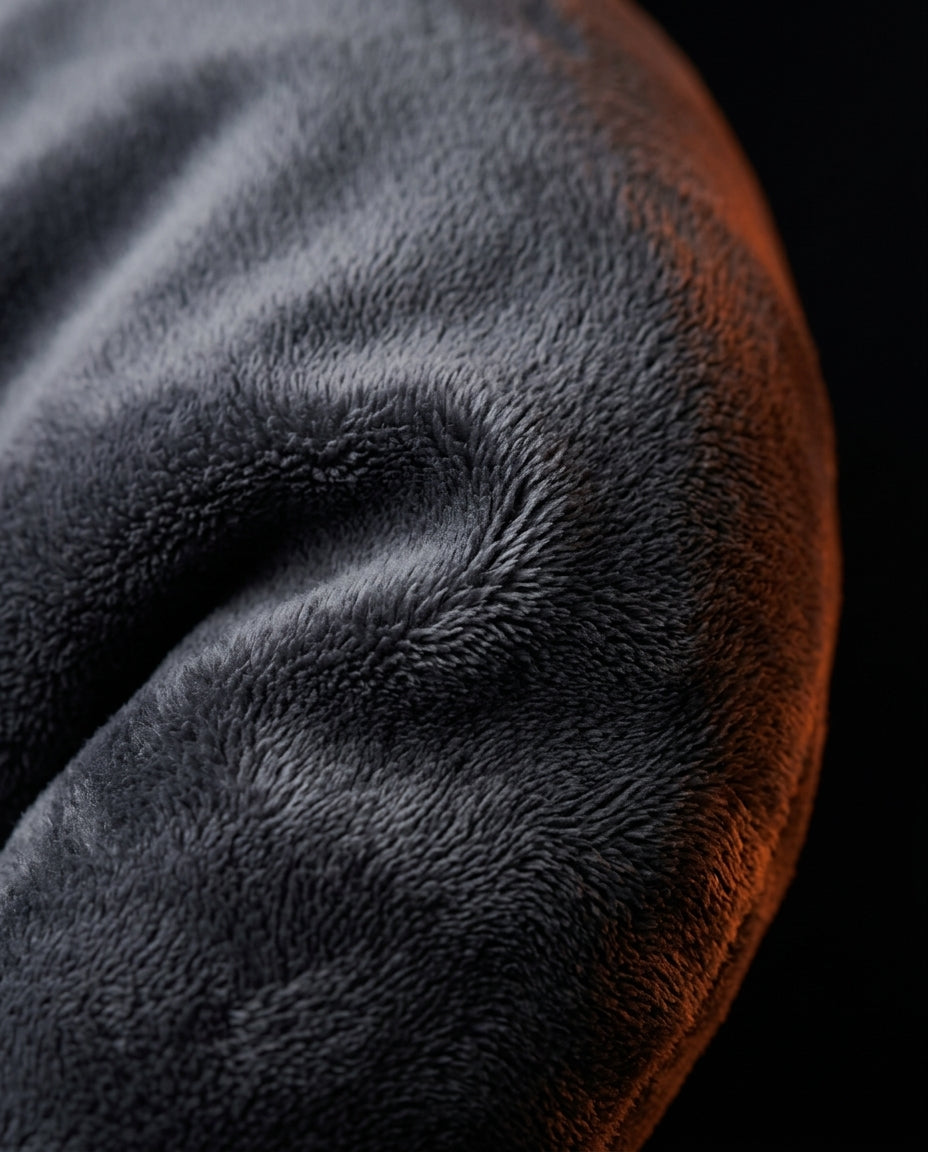04_macro_velvet_texture.png
