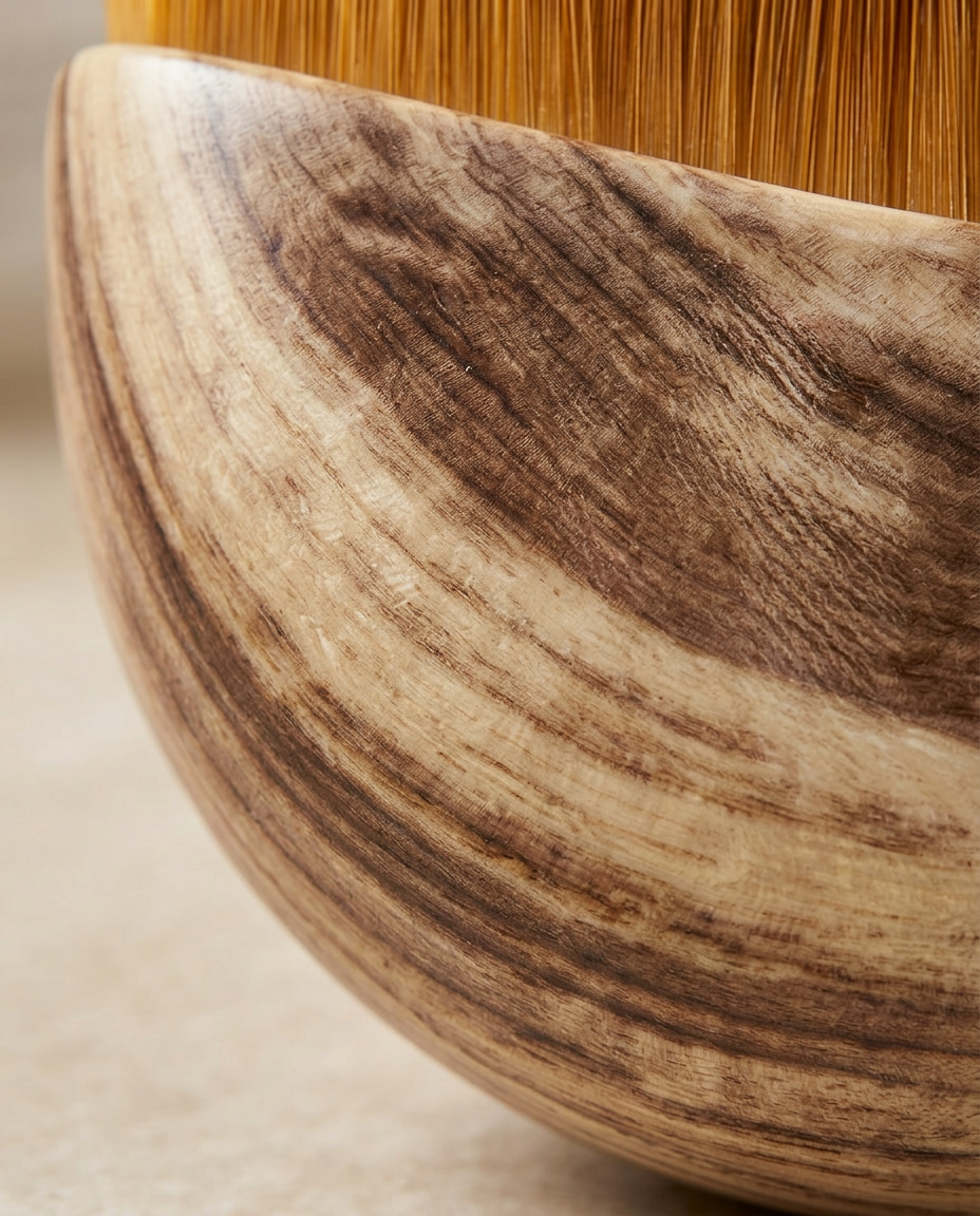 04_macro_wood_grain.png