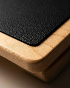 04_macro_woodgrain.png