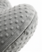 05_macro_heart_seam_zipper.png