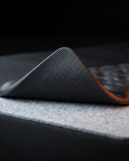 05_macro_non_slip_base.png