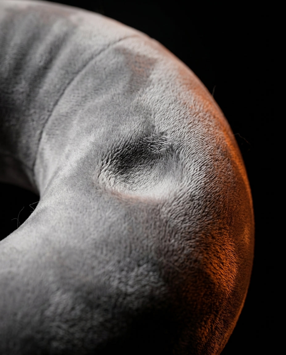 05_macro_pillow_texture.png