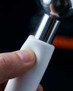 05_macro_silicone_handle.png