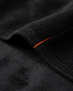 05_macro_stitch_edge.png