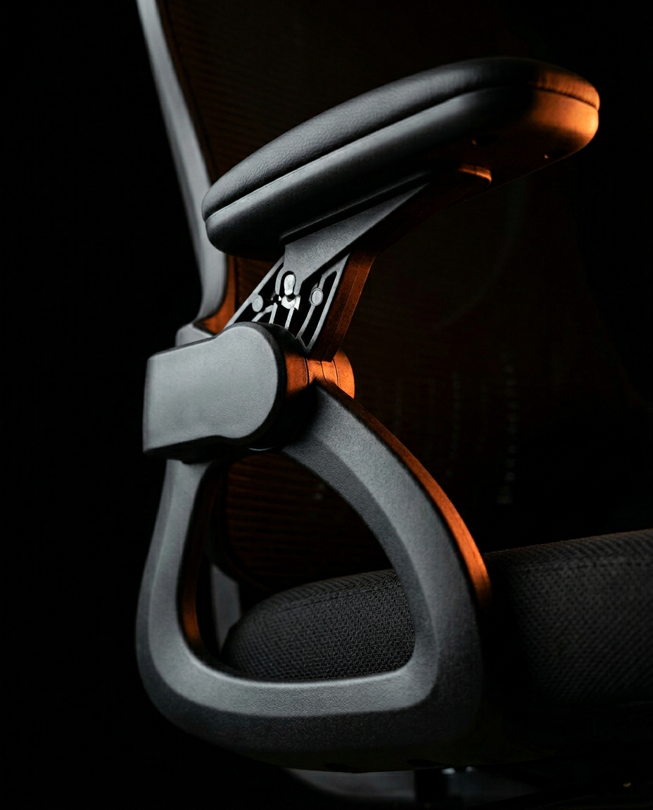 06_macro_armrest_flipup.png