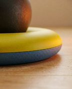 06_macro_base_grip_floor.png