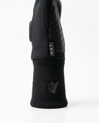 06_macro_cuff_wrist_seal.png