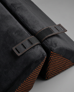 06_macro_non_slip_base_and_fasteners.png
