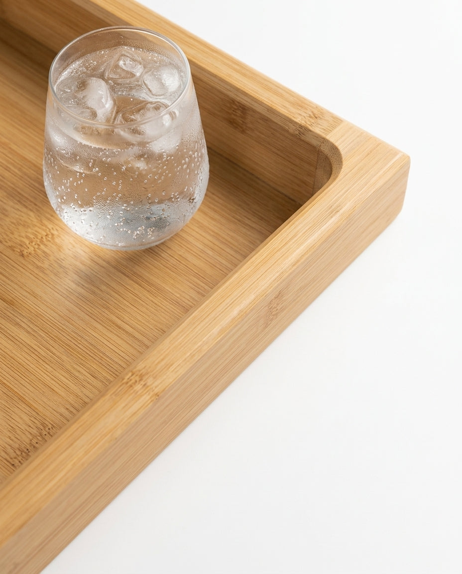 06_macro_raised_edge_tray.png