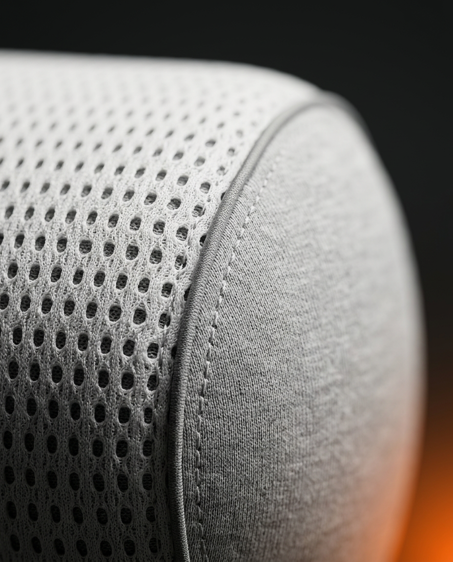 06_macro_seam_stitching_detail.png