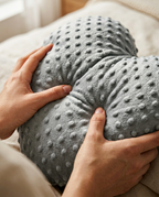 06_macro_weighted_hand_hold.png
