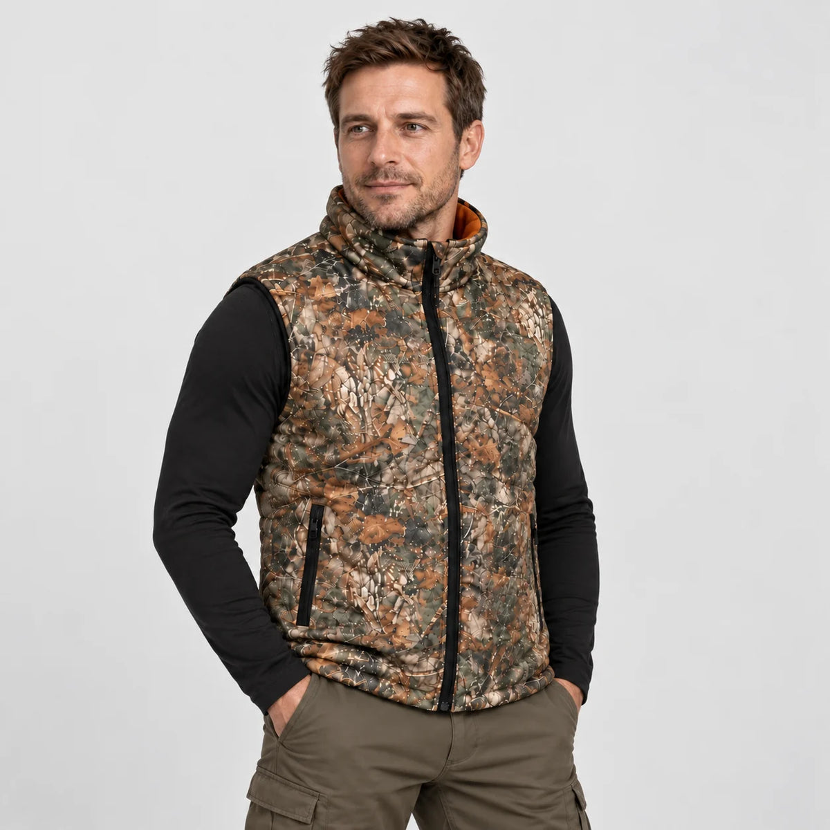 Gilet riscaldato double face PyreFit Altor, vista frontale con modello