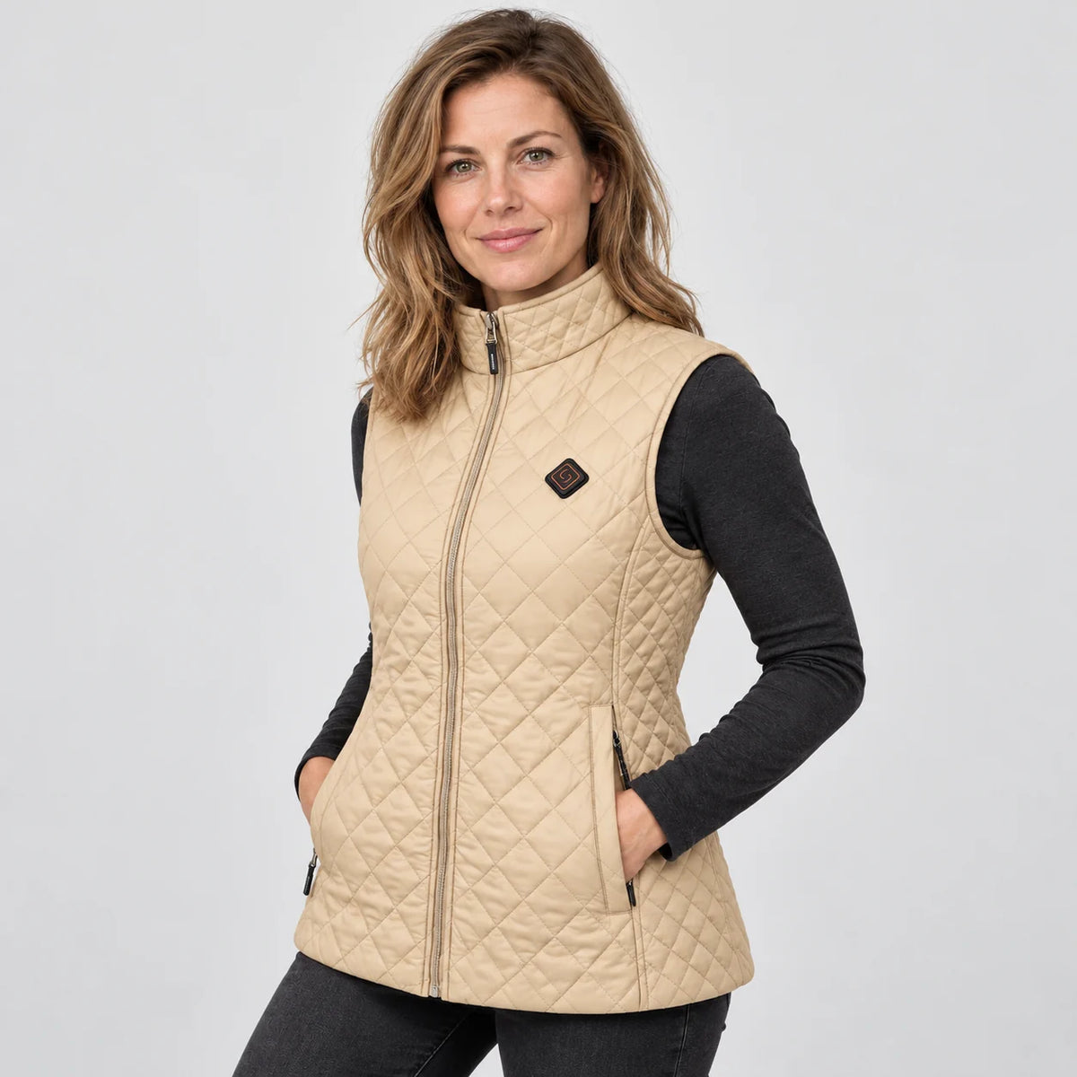 Gilet riscaldato da donna PyreFit Librato, vista frontale con modello