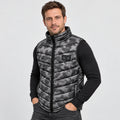 Gilet riscaldato mimetico PyreFit Piloto, vista frontale con modello