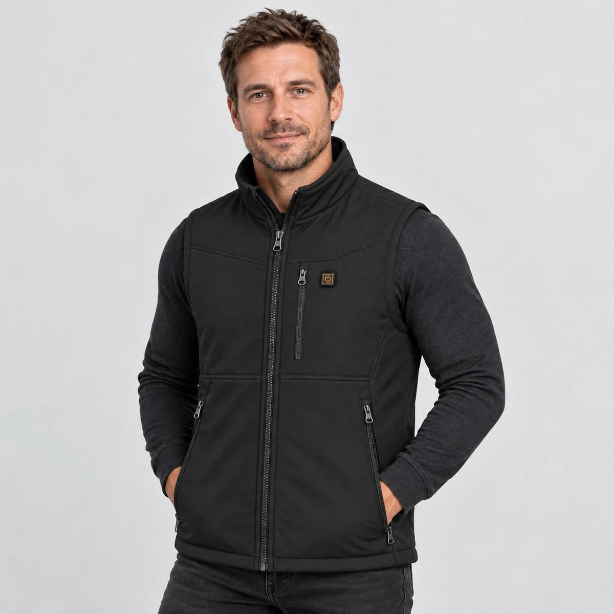 Gilet riscaldato outdoor PyreFit Relior, vista frontale sul modello