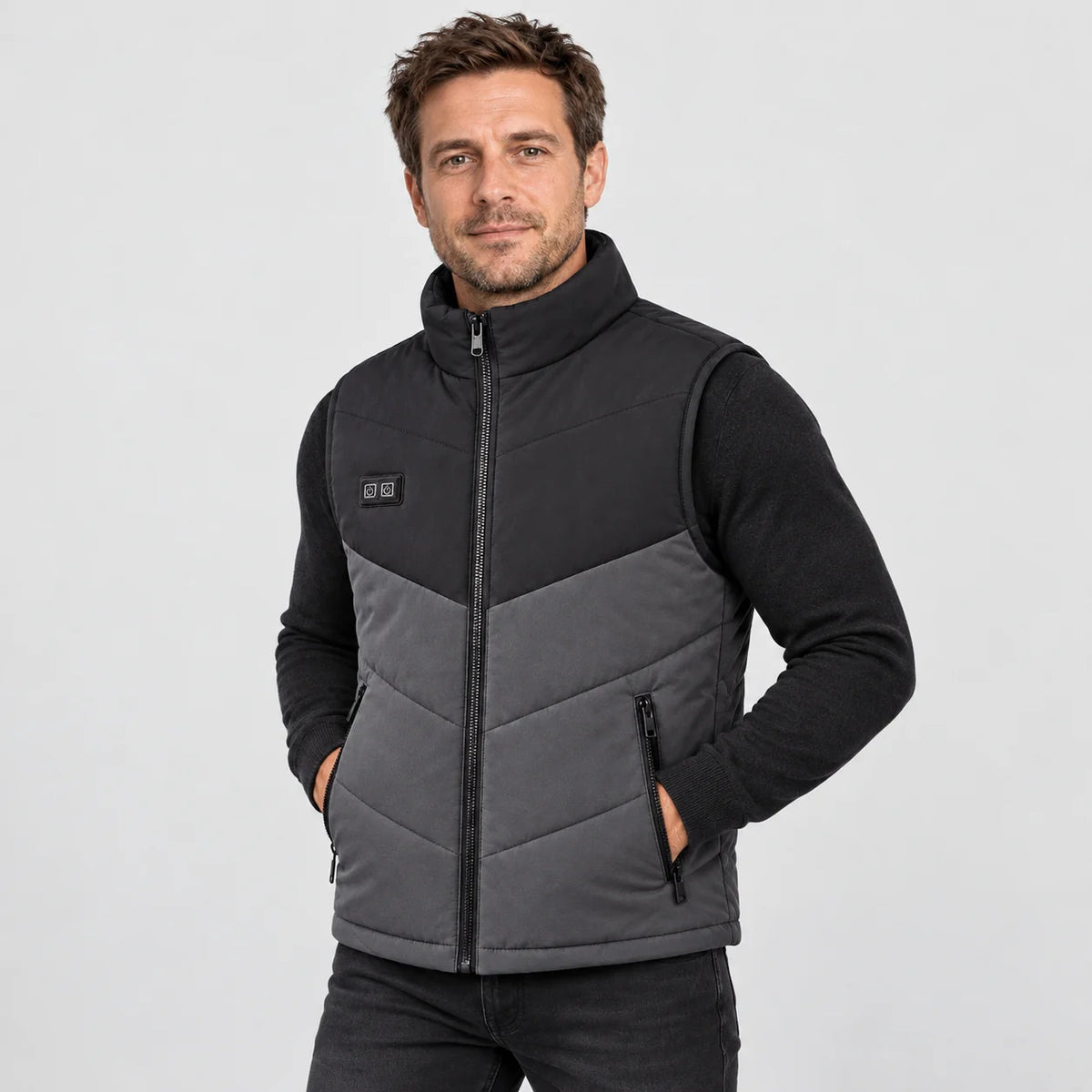 Gilet riscaldato da uomo PyreFit Sherpor, vista frontale sul modello