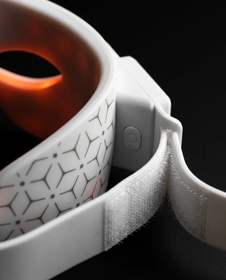 LED-Augenmaske mit Rotlicht – Bedientaste am Maskenrand